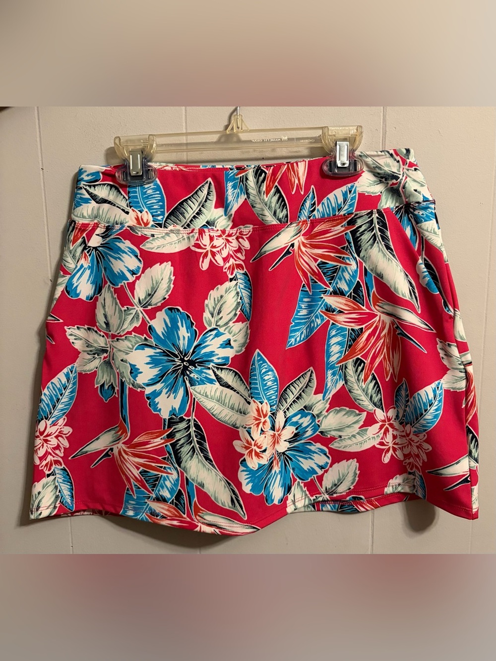 Tommy Bahama Coral Pink Floral Skort with Blue Accents , floral skort size small